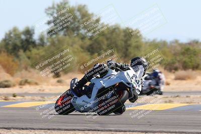 media/Oct-20-2024-CVMA (Sun) [[d4a3dff211]]/Race 9-Formulw LW Twins SHOOTOUT/